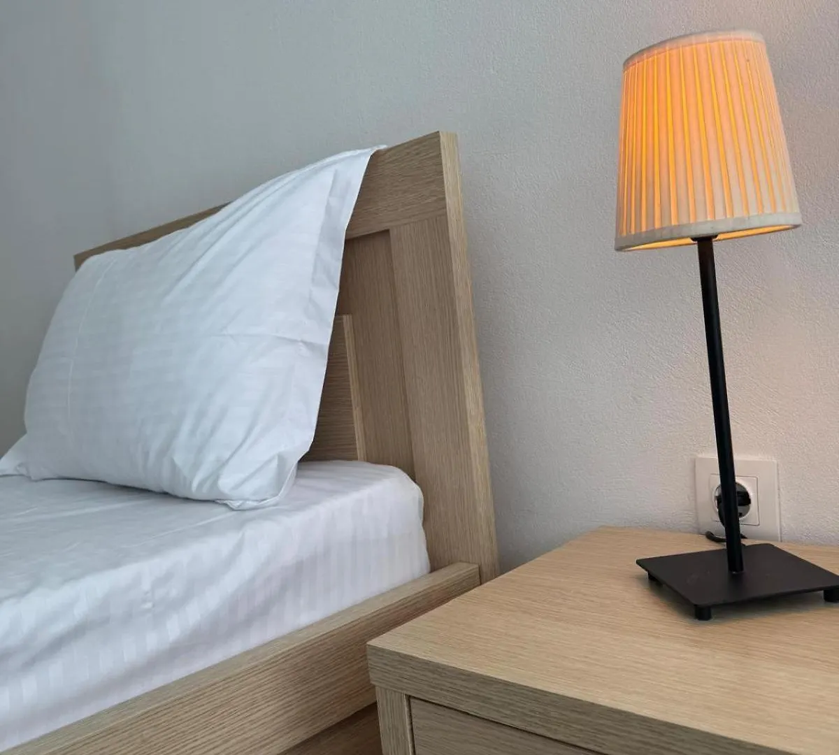 Emy'S Rooms Himara Apartament