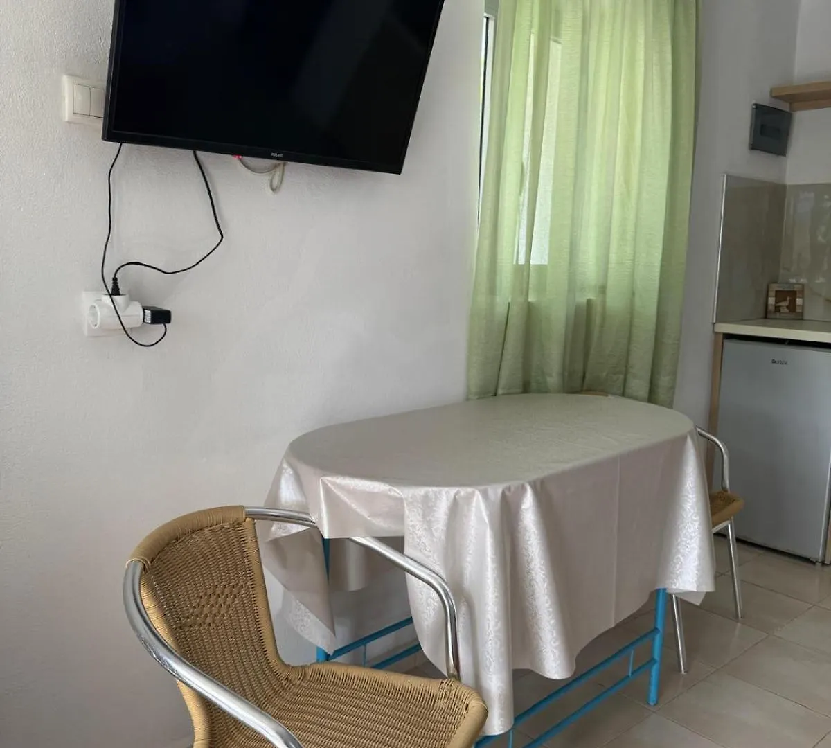 Emy'S Rooms Himara Albania