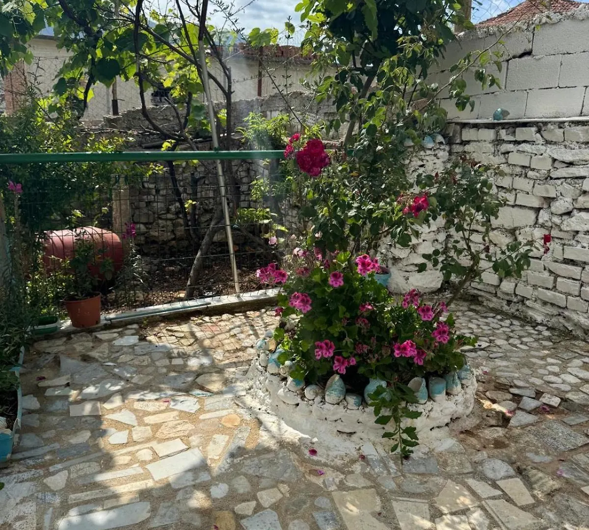 Emy'S Rooms Himara Apartament