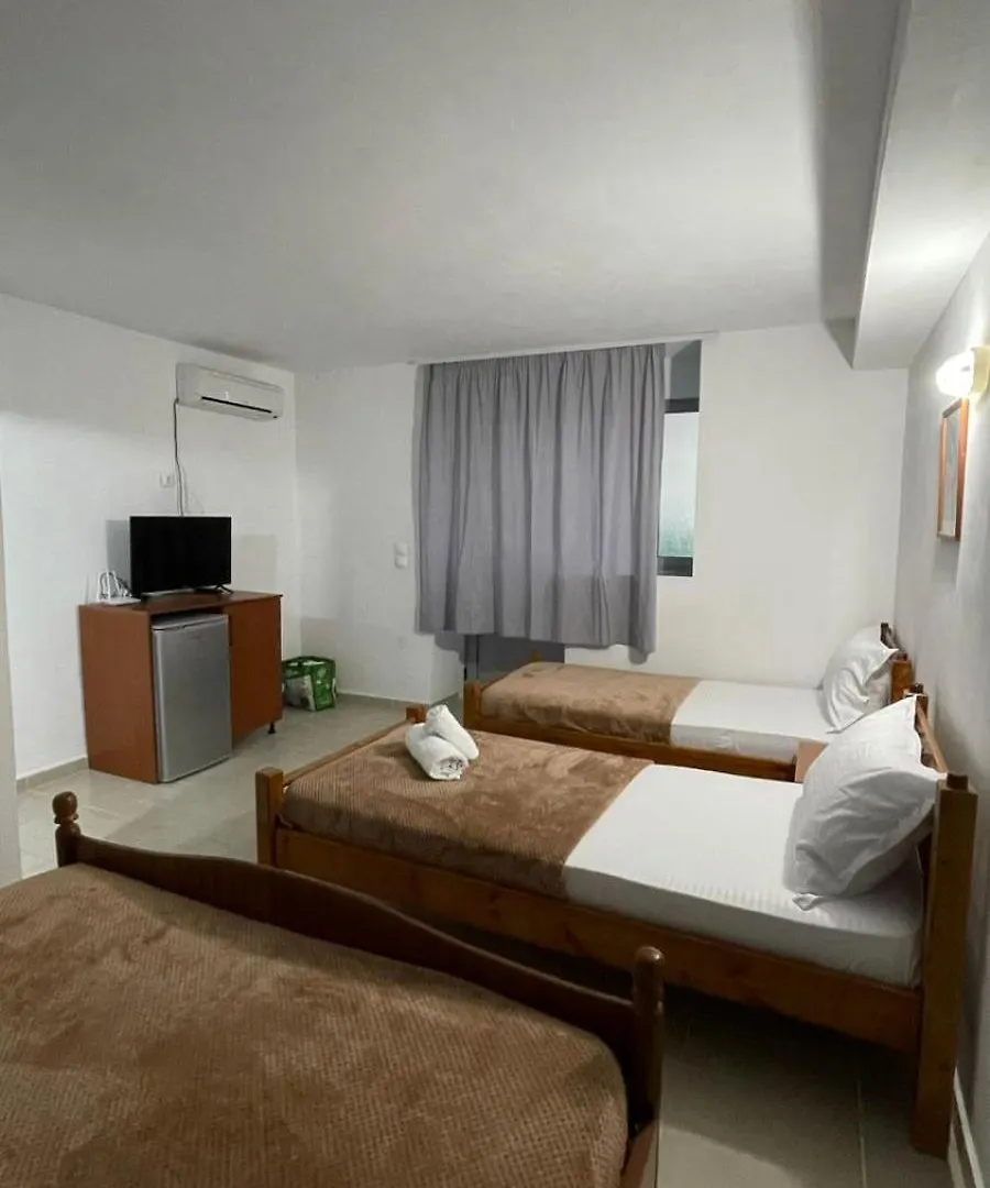 Emy'S Rooms Himara Apartament